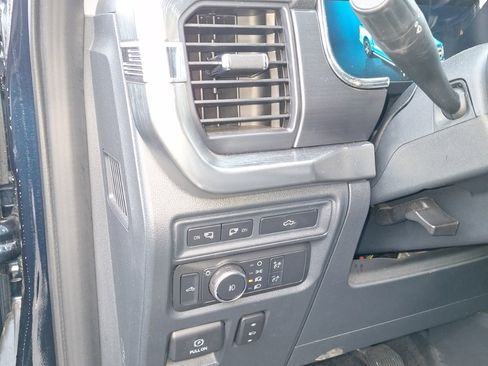 Used 2022 Ford F150 Lariat w/ Max Trailer Tow Package image 11