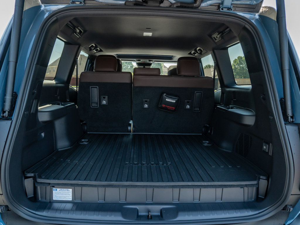 Used 2025 Toyota Land Cruiser w/ Premium Package AWD/4WD image 16