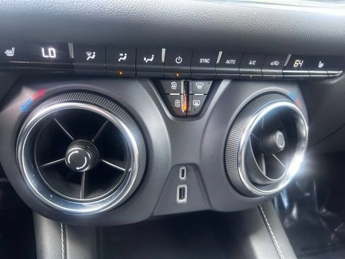 Used 2025 Chevrolet Blazer LT FWD image 31