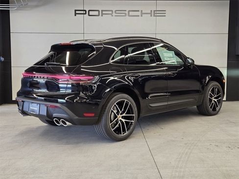 Used 2025 Porsche Macan image 6