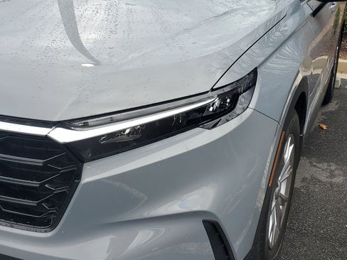 Used 2023 Honda CR-V EX-L image 4