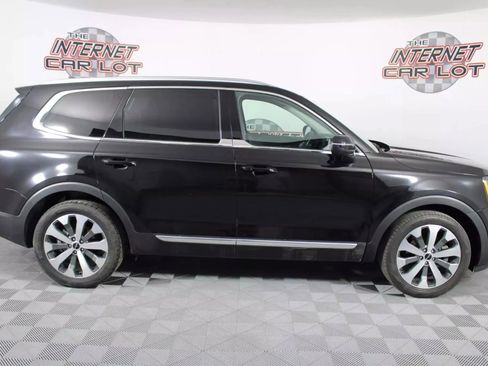 Used 2022 Kia Telluride EX w/ EX Premium Package FWD image 8