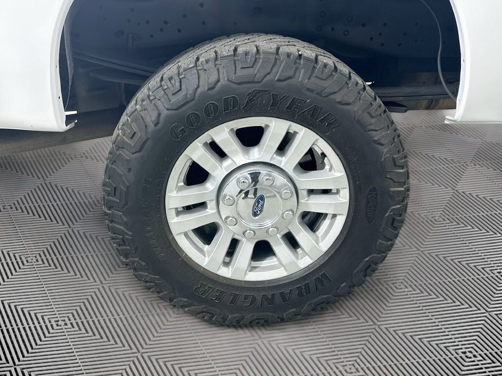 Used 2016 Ford F250 XL w/ Power Equipment Group AWD/4WD image 24