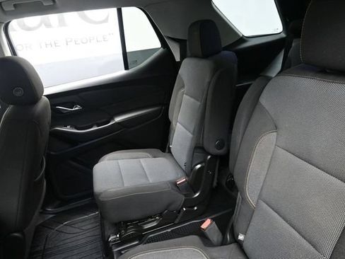 Used 2020 Chevrolet Traverse LT FWD image 22