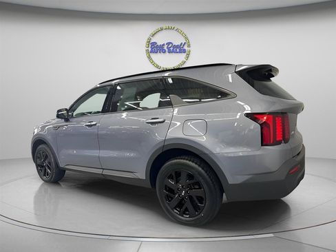 Used 2021 Kia Sorento S w/ Panoramic Sunroof Package AWD/4WD image 2