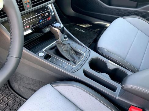New 2026 Volkswagen Jetta SE FWD image 7