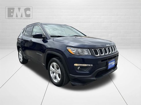 Used 2021 Jeep Compass Latitude w/ Sun and Sound Group AWD/4WD image 2