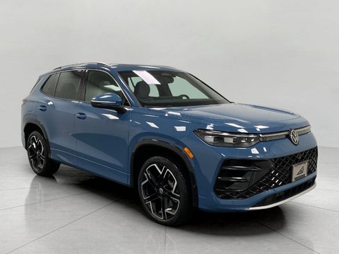 New 2026 Volkswagen Tiguan SEL R-Line image 1