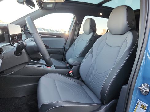 New 2026 Volkswagen Tiguan SE R-Line image 13