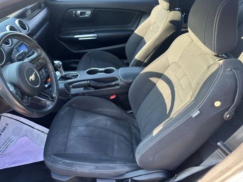 Used 2020 Ford Mustang Coupe RWD image 15