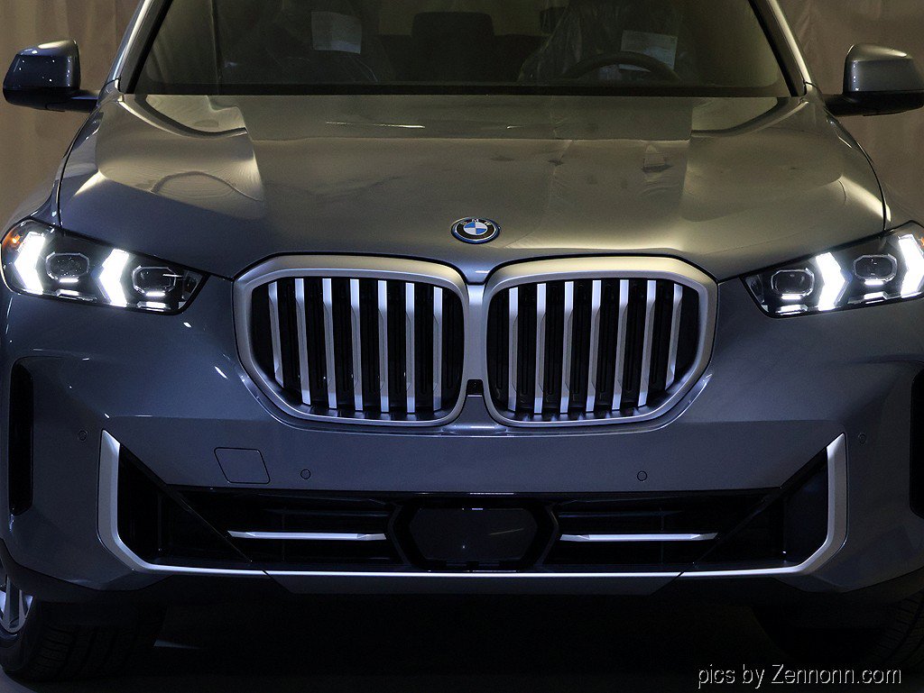 Used 2026 BMW X5 xDrive50e w/ Climate Comfort Package AWD/4WD image 6