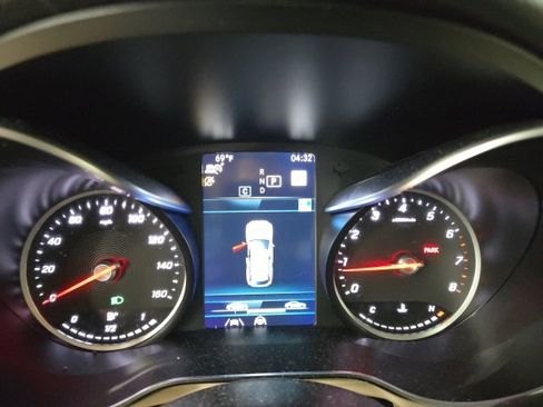 Used 2022 Mercedes-Benz GLC 300 4MATIC image 9