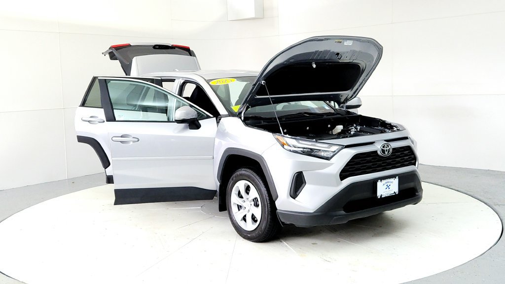 Certified 2025 Toyota RAV4 LE AWD/4WD image 12