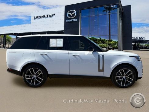 Used 2025 Land Rover Range Rover SE AWD/4WD image 10