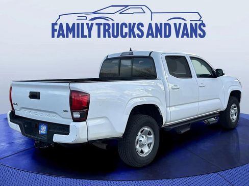 Used 2020 Toyota Tacoma SR image 5