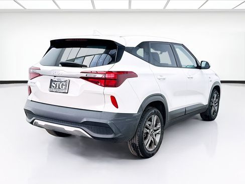 Used 2023 Kia Seltos LX AWD/4WD image 4