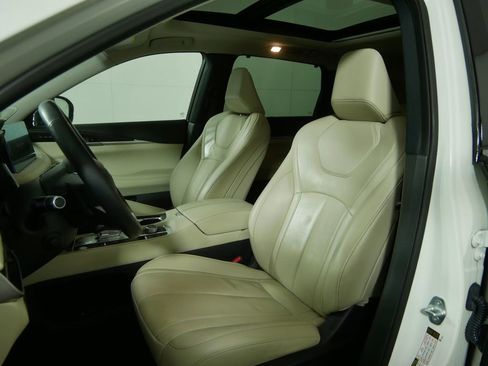 Used 2023 INFINITI QX60 Sensory w/ Cargo Package image 11