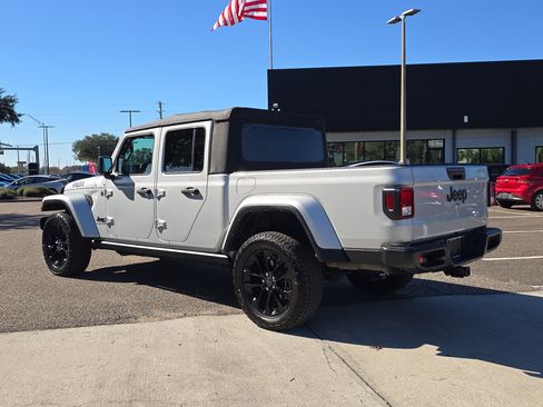 Used 2022 Jeep Gladiator Sport image 6