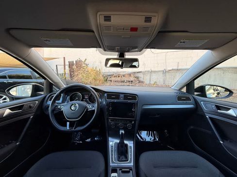 Used 2019 Volkswagen e-Golf SE w/ Driver Assistance Package FWD image 10