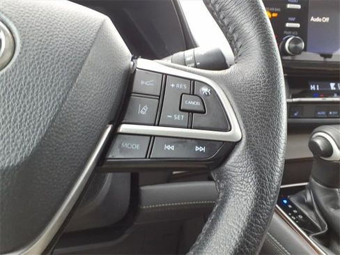 Certified 2021 Toyota Sienna XLE image 19