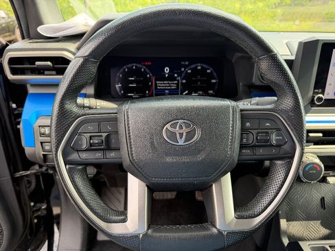 Used 2024 Toyota Tacoma TRD Off-Road AWD/4WD image 22
