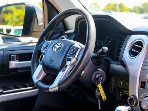 Used 2018 Toyota Tundra SR5 w/ SR5 Upgrade Package AWD/4WD image 12