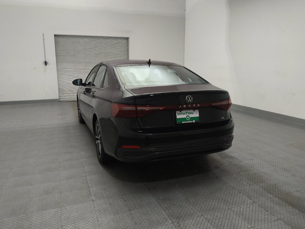 Used 2025 Volkswagen Jetta SE FWD image 6