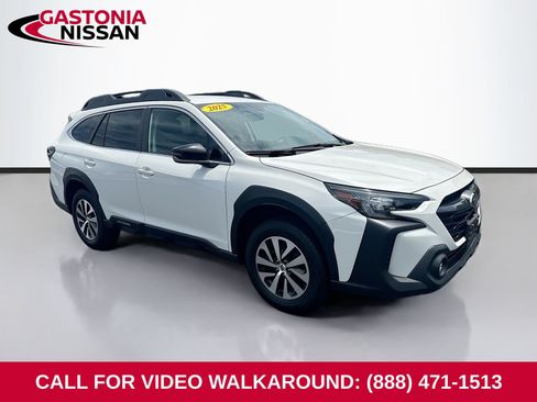 Used 2025 Subaru Outback Premium AWD/4WD image 1
