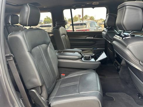 Used 2022 Jeep Grand Wagoneer Series II w/ Premium Group II AWD/4WD image 22