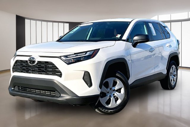 Used 2025 Toyota RAV4 LE AWD/4WD image 1