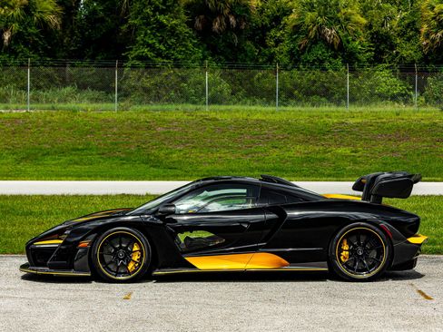 Used 2019 McLaren Senna image 93