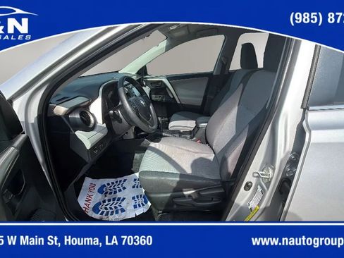 Used 2015 Toyota RAV4 LE FWD image 13