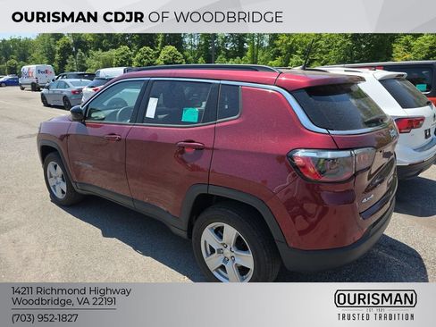 Used 2022 Jeep Compass Latitude AWD/4WD image 3