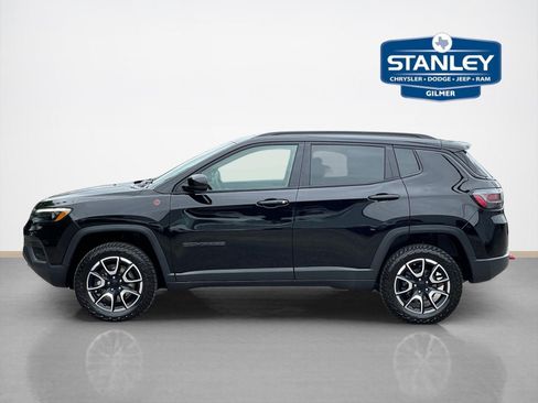 Certified 2024 Jeep Compass Trailhawk w/ Trailhawk Elite Group AWD/4WD image 4