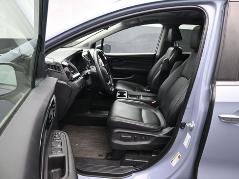 Used 2023 Honda Odyssey Touring image 11