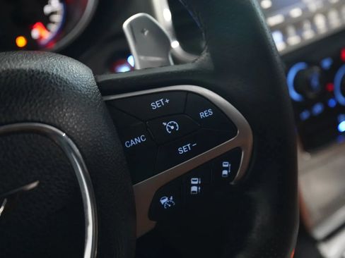 Used 2016 Jeep Grand Cherokee SRT image 56