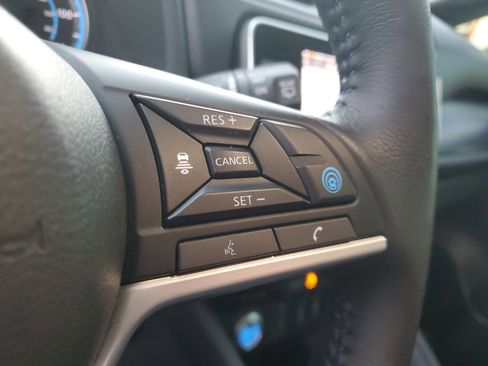 Certified 2024 Nissan Leaf SV Plus image 22