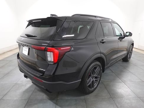 Used 2026 Ford Explorer ST-Line w/ ST-Line Street Pack image 5