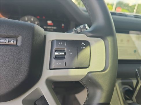 Used 2023 Land Rover Defender 90 S AWD/4WD image 18