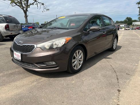 Used 2015 Kia Forte EX w/ EX Premium Package FWD image 2