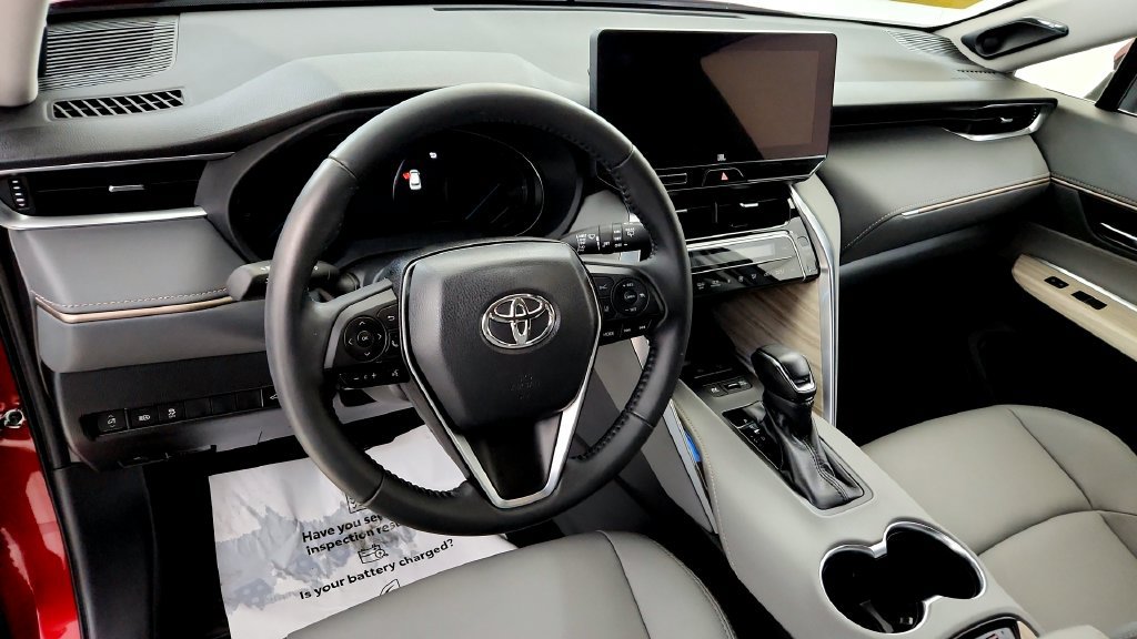 Certified 2024 Toyota Venza XLE AWD/4WD image 35