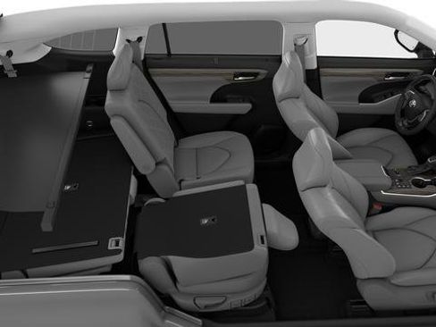 New 2026 Toyota Highlander Platinum image 23