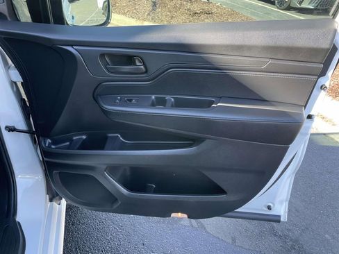 Used 2025 Honda Odyssey Sport-L image 47