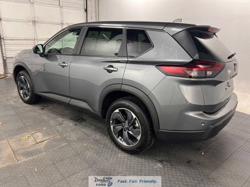 Used 2025 Nissan Rogue SV FWD image 5