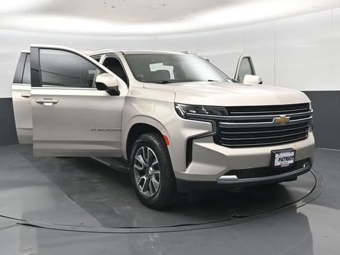 Used 2021 Chevrolet Suburban LT w/ Rear Media and Nav Package AWD/4WD image 59