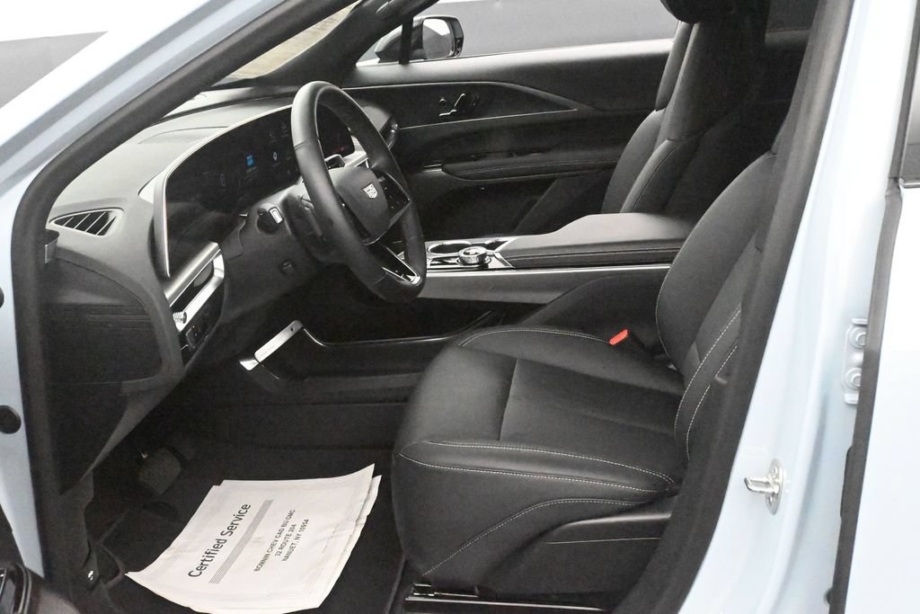 Used 2025 Cadillac Lyriq Sport AWD/4WD image 10