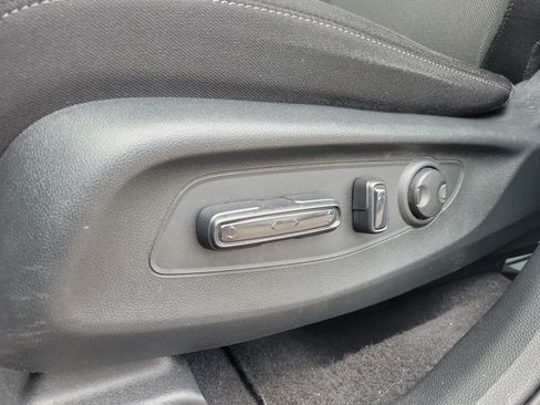 Used 2023 Honda CR-V EX image 4