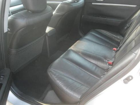 Used 2007 Mitsubishi Galant ES image 12