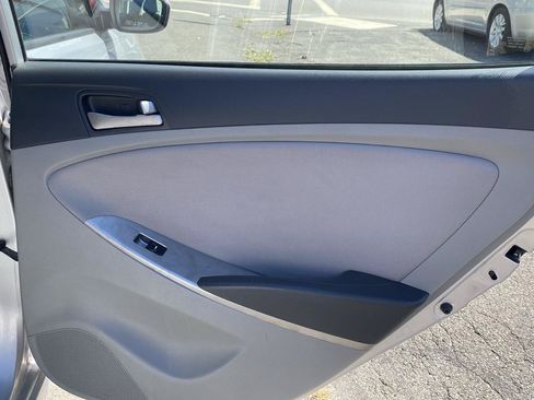 Used 2017 Hyundai Accent SE FWD image 20