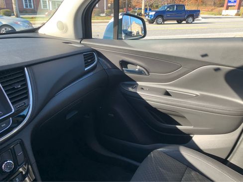 Used 2019 Buick Encore Sport Touring w/ Safety Package image 21
